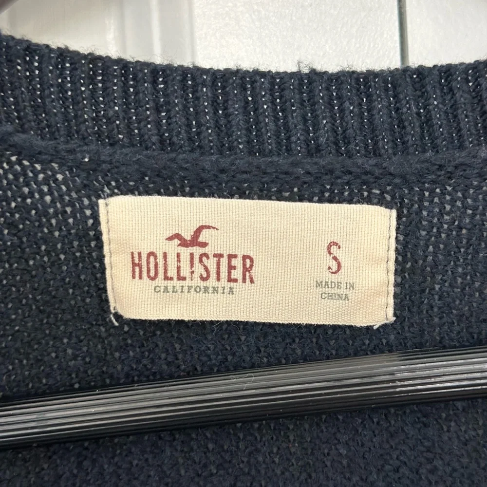 NWOT Hollister Women's Navy V-Neck Sweater - Picture 3 of 7